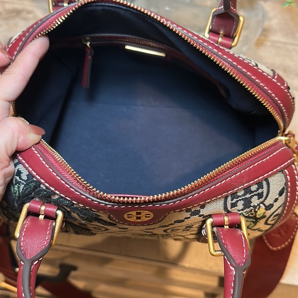 Tory Burch T Monogram Jacquard
Embroidered Shoulder bag - Picture 5 of 5